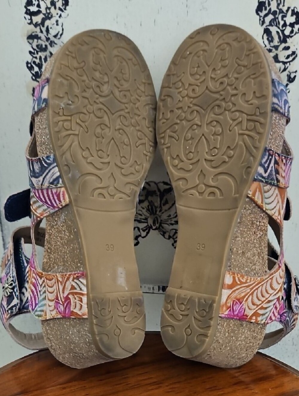 L'ARTISTE BOHO CHIC FLORAL WEDGE LEATHER SANDALS SIZE 39/ US 8.5 - Picture 9 of 9